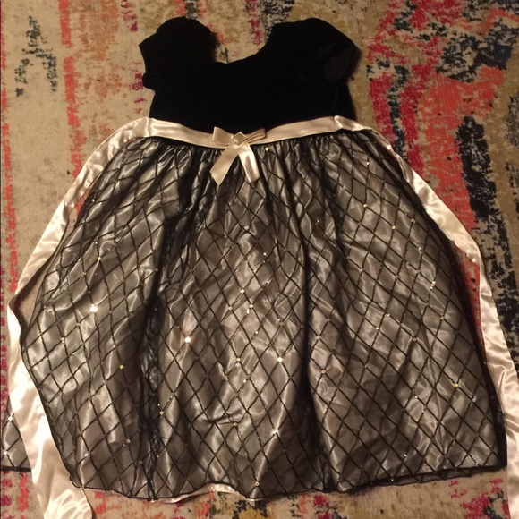 Holiday dress - Picture 1 of 2